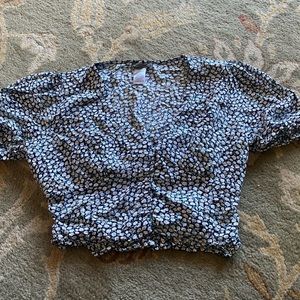 V neck cropped shirt